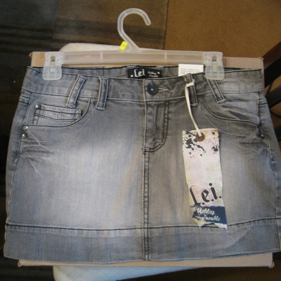 L.e.i. Mini Denim Skirt  Juniors Size: 9 NEW! - Picture 4 of 4